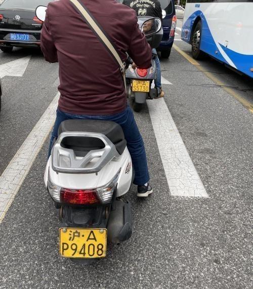 电动汽车挂牌要多少钱