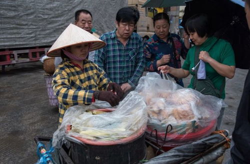 缅甸华人抱团互救:还有多名同胞被埋