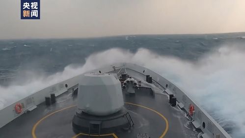 现场感受海军舰艇围岛进逼压迫感