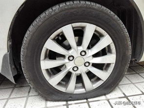 小汽车胎压多少算正常