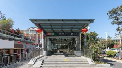 杭州一地铁口被吐槽像棺材