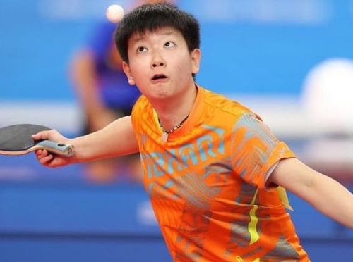 孙颖莎说第一场比赛球拍也有问题(孙颖莎首战透露球拍问题，挑战与机遇并存)