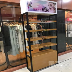 海南汽车展示柜多少钱(海南汽车展示柜的价格解析)
