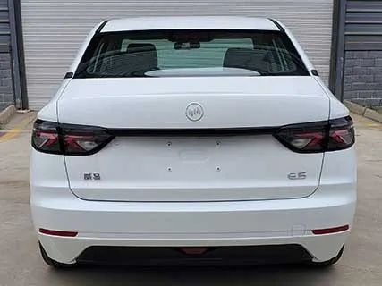 武汉汽车换内饰多少钱呀(武汉汽车换内饰的费用解析)