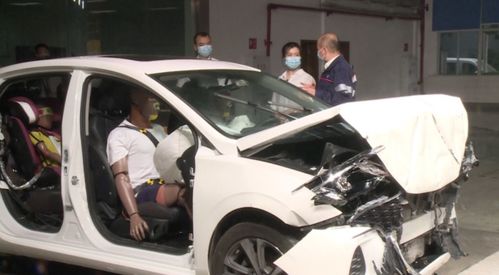 汽车车门被撞需要多少钱(汽车车门被撞维修费用详解，需要多少钱？