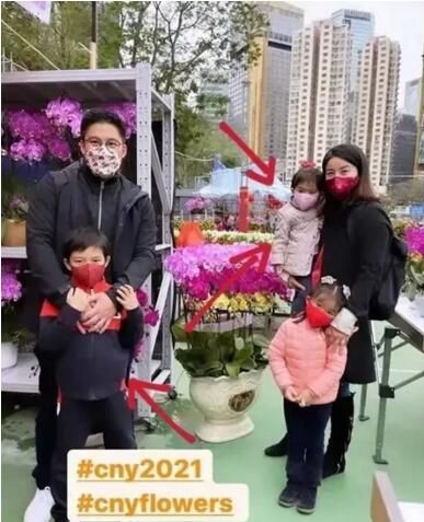 网友在上海逛街偶遇霍启刚郭晶晶(网友偶遇霍启刚与郭晶晶在上海逛街，星光下的惊喜邂逅)