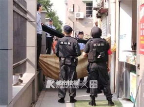 杭州南站有人坠楼 工作人员回应(杭州南站有人坠楼事件，工作人员回应与事件解析)