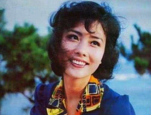 杜淳妻子王灿回应“二胎生儿子”杜淳妻子王灿回应二胎生儿子，生活的真实与美好)