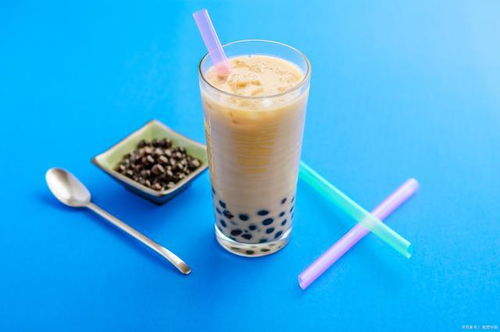 女子每天3杯奶茶 血液变乳白险丧命